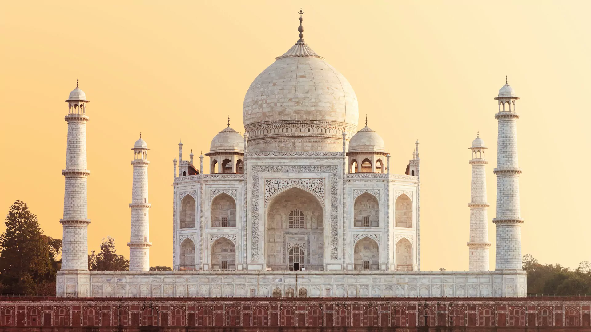 The Taj Mahal in warm morning light